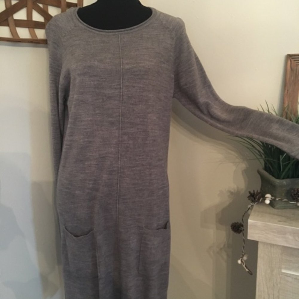 Atmosphere Grey Sweater Dress w/pockets on front, Size 10.  New w/tags